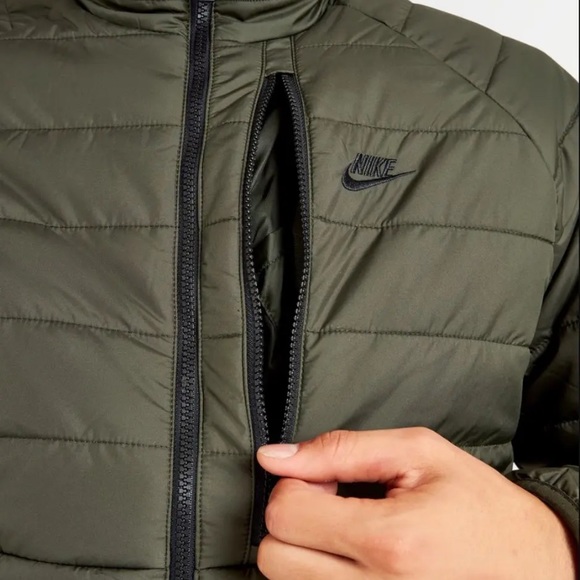 NIKE Sportswear Therma-FIT Legacy Puffer Jacket Sequoia Green DQ4929 Mens NWT - Picture 3 of 4